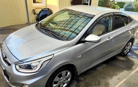 Hyundai Solaris II рестайлинг, 2013 год, 850 000 рублей, 4 фотография