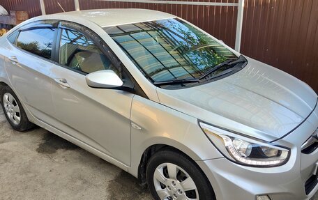 Hyundai Solaris II рестайлинг, 2013 год, 850 000 рублей, 5 фотография