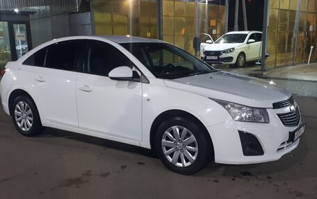 Chevrolet Cruze II, 2013 год, 860 000 рублей, 3 фотография