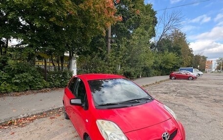 Toyota Yaris III рестайлинг, 2008 год, 500 000 рублей, 3 фотография