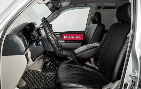 Toyota Land Cruiser 100 рестайлинг 2, 2007 год, 2 110 000 рублей, 5 фотография