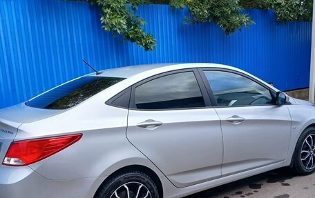 Hyundai Solaris II рестайлинг, 2015 год, 1 080 000 рублей, 4 фотография