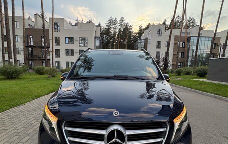 Mercedes-Benz V-Класс, 2018 год, 6 379 000 рублей, 2 фотография