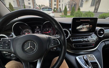 Mercedes-Benz V-Класс, 2018 год, 6 379 000 рублей, 8 фотография