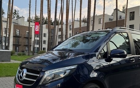 Mercedes-Benz V-Класс, 2018 год, 6 379 000 рублей, 4 фотография