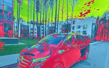 Mercedes-Benz V-Класс, 2018 год, 6 379 000 рублей, 3 фотография