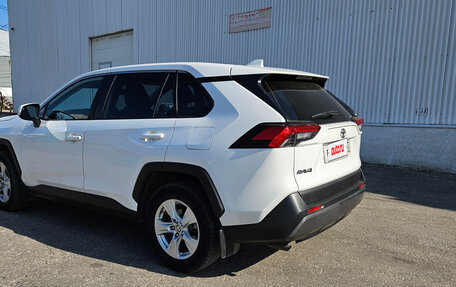 Toyota RAV4, 2021 год, 2 850 000 рублей, 3 фотография