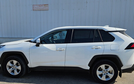 Toyota RAV4, 2021 год, 2 850 000 рублей, 2 фотография