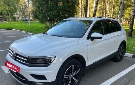 Volkswagen Tiguan II, 2017 год, 2 300 000 рублей, 2 фотография