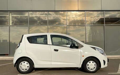 Chevrolet Spark III, 2011 год, 439 000 рублей, 3 фотография