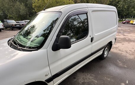 Peugeot Partner II рестайлинг 2, 2011 год, 450 000 рублей, 2 фотография