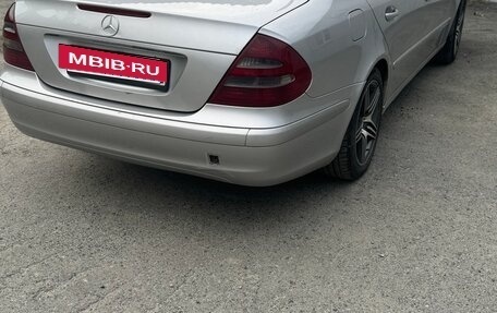 Mercedes-Benz E-Класс, 2003 год, 750 000 рублей, 2 фотография