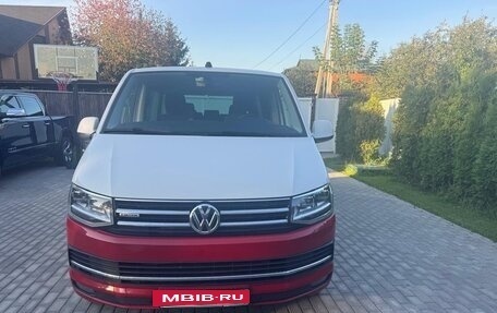 Volkswagen Multivan T6 рестайлинг, 2017 год, 7 250 000 рублей, 4 фотография