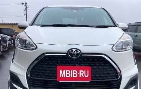 Toyota Sienta II, 2022 год, 1 050 000 рублей, 9 фотография