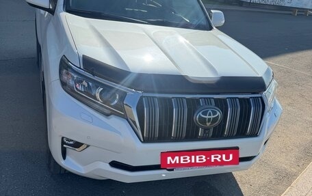 Toyota Land Cruiser Prado 150 рестайлинг 2, 2018 год, 7 000 000 рублей, 3 фотография