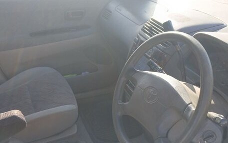 Toyota Gaia, 2001 год, 320 000 рублей, 2 фотография