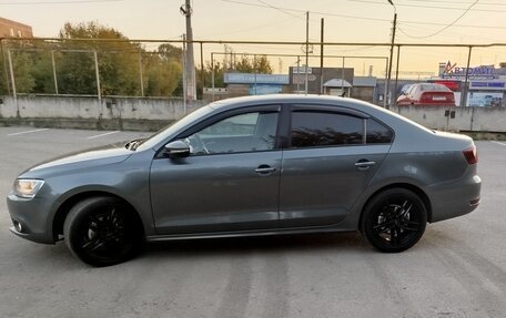 Volkswagen Jetta VI, 2011 год, 699 999 рублей, 3 фотография