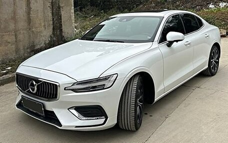Volvo S60 III, 2022 год, 2 800 000 рублей, 3 фотография