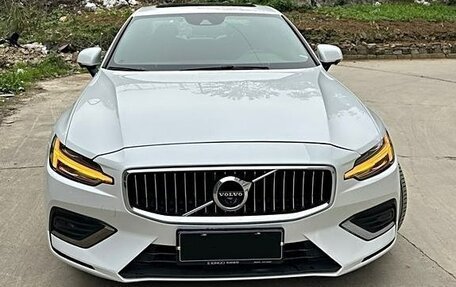Volvo S60 III, 2022 год, 2 800 000 рублей, 2 фотография