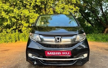 Honda Stepwgn IV, 2016 год, 1 899 000 рублей, 1 фотография