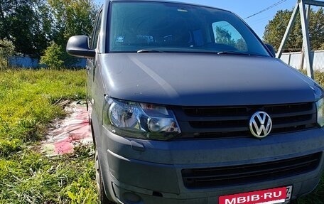 Volkswagen Caravelle T5, 2010 год, 1 750 000 рублей, 2 фотография