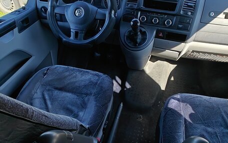 Volkswagen Caravelle T5, 2010 год, 1 750 000 рублей, 10 фотография