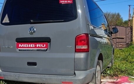 Volkswagen Caravelle T5, 2010 год, 1 750 000 рублей, 4 фотография