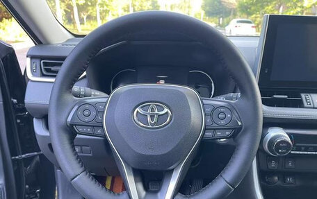 Toyota RAV4, 2022 год, 2 760 001 рублей, 6 фотография