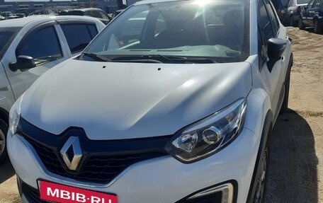 Renault Kaptur I рестайлинг, 2019 год, 1 030 000 рублей, 1 фотография