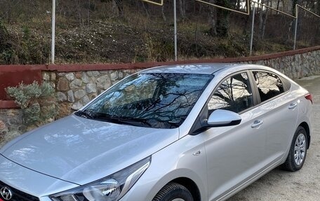 Hyundai Solaris II рестайлинг, 2018 год, 1 550 000 рублей, 3 фотография