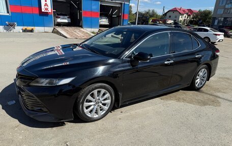 Toyota Camry, 2018 год, 2 550 000 рублей, 2 фотография