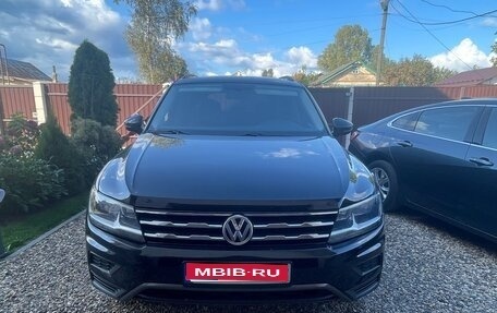 Volkswagen Tiguan II, 2019 год, 2 570 000 рублей, 1 фотография