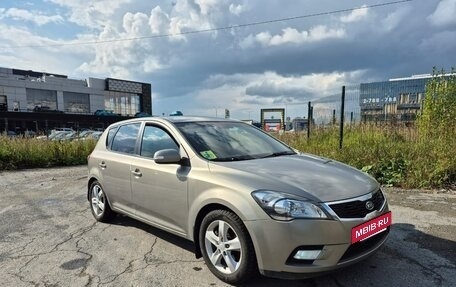 KIA cee'd I рестайлинг, 2011 год, 850 000 рублей, 2 фотография
