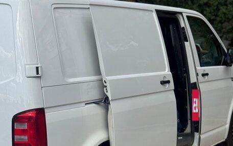 Volkswagen Transporter T6 рестайлинг, 2019 год, 2 200 000 рублей, 8 фотография