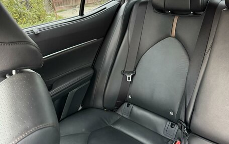 Toyota Camry, 2018 год, 2 760 000 рублей, 4 фотография