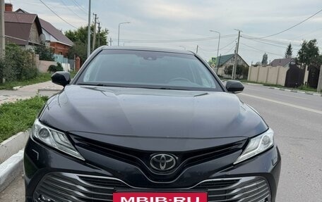 Toyota Camry, 2018 год, 2 760 000 рублей, 10 фотография