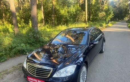 Mercedes-Benz S-Класс, 2008 год, 2 000 000 рублей, 1 фотография