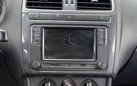 Volkswagen Polo VI (EU Market), 2018 год, 900 000 рублей, 11 фотография