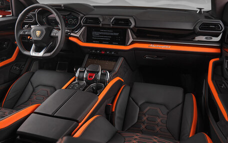 Lamborghini Urus I, 2025 год, 43 000 000 рублей, 17 фотография