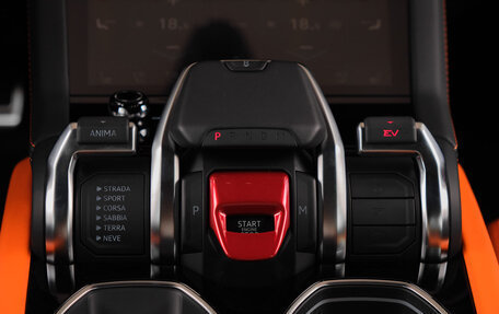 Lamborghini Urus I, 2025 год, 43 000 000 рублей, 25 фотография