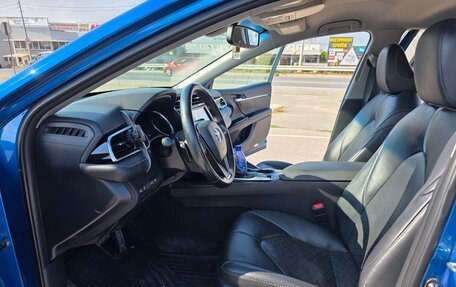 Toyota Camry, 2018 год, 2 500 000 рублей, 15 фотография