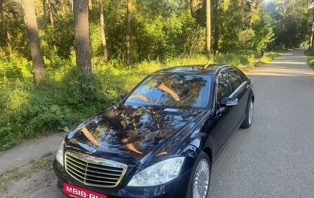 Mercedes-Benz S-Класс, 2008 год, 2 000 000 рублей, 3 фотография