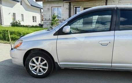 Toyota Platz, 2001 год, 350 000 рублей, 5 фотография