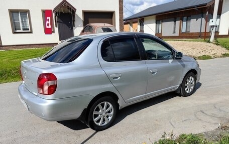 Toyota Platz, 2001 год, 350 000 рублей, 4 фотография