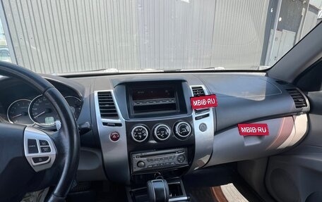 Mitsubishi Pajero Sport II рестайлинг, 2013 год, 1 300 000 рублей, 12 фотография