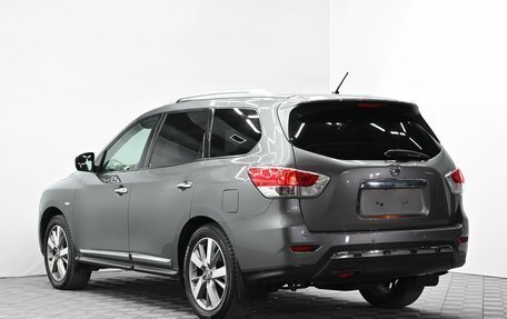 Nissan Pathfinder, 2016 год, 1 595 000 рублей, 3 фотография