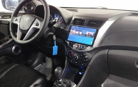 Hyundai Solaris II рестайлинг, 2013 год, 650 000 рублей, 13 фотография