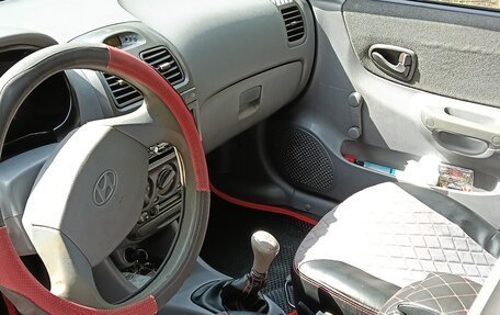 Hyundai Accent II, 2008 год, 420 000 рублей, 2 фотография