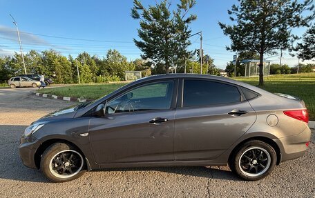 Hyundai Solaris II рестайлинг, 2011 год, 650 000 рублей, 3 фотография