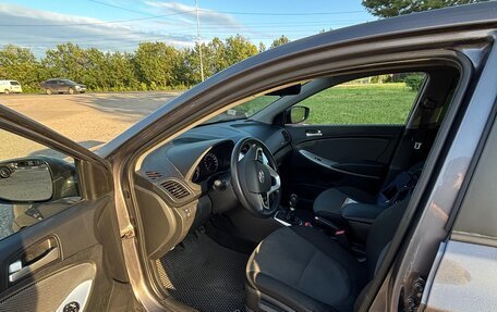 Hyundai Solaris II рестайлинг, 2011 год, 650 000 рублей, 8 фотография